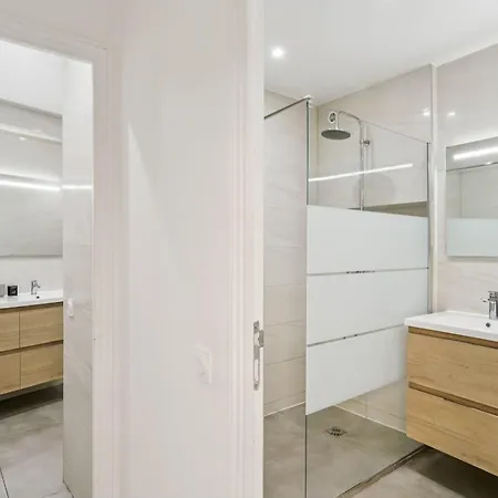 Daire Spacious - 4br 10p - Place D'italie