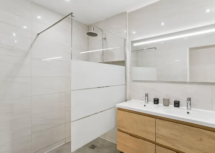 شقة Spacious - 4br 10p - Place D'italie *