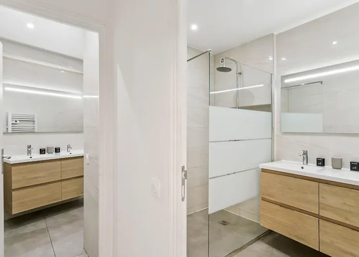 شقة Spacious - 4br 10p - Place D'italie
